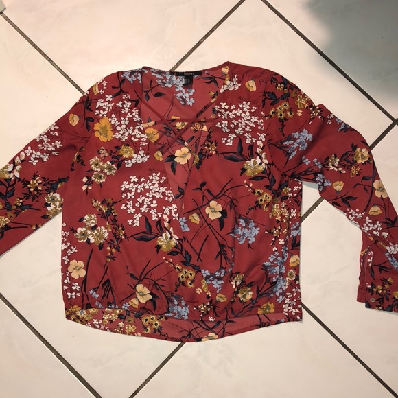 Forever 21 Top with Crossed strings Flower Pattern - Picture 1 of 2